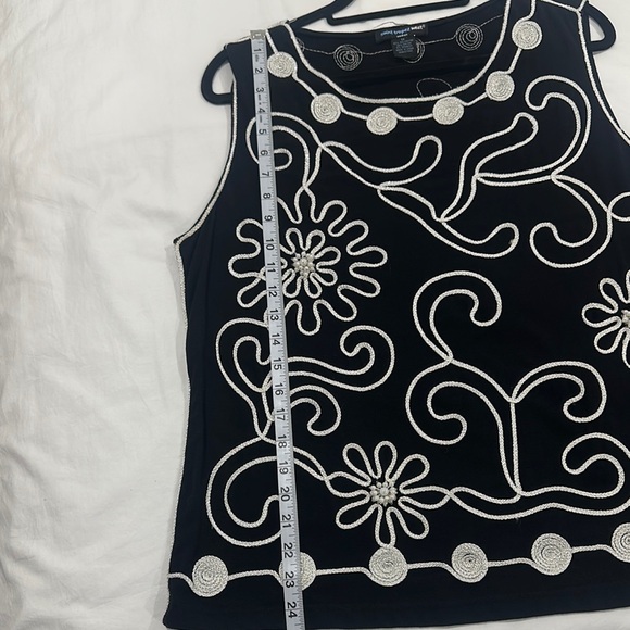 Black and White Embroidered Women's Top 1x - Picture 5 of 7